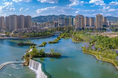 云南城投在昆明開發的最大項目--昆明湖,目前也已轉讓給母公司旗下另一家企業